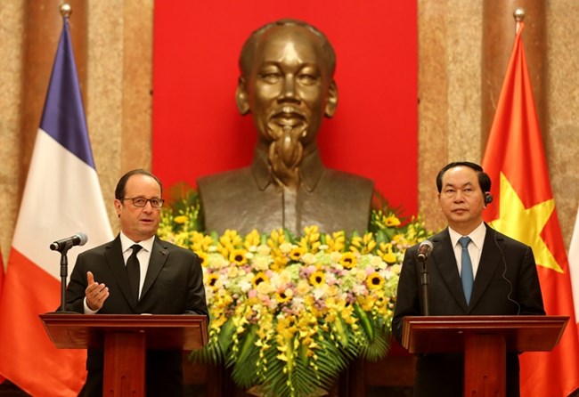 Chủ tịch nước Trần Đại Quang đón và hội đàm với Tổng thống Pháp Francois Hollande (Thời sự chiều 6/9/2016)